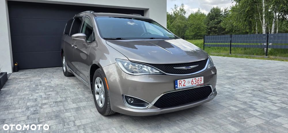 Chrysler Pacifica - 6