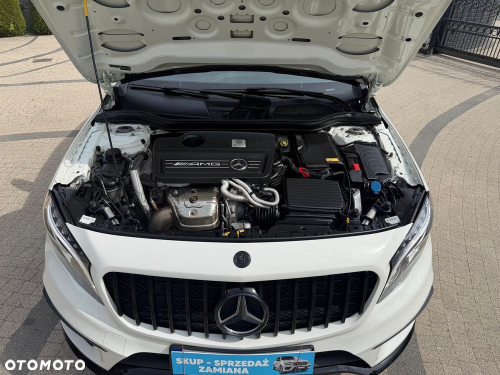 Mercedes-Benz GLA 45 AMG 4Matic 7G-DCT - 32