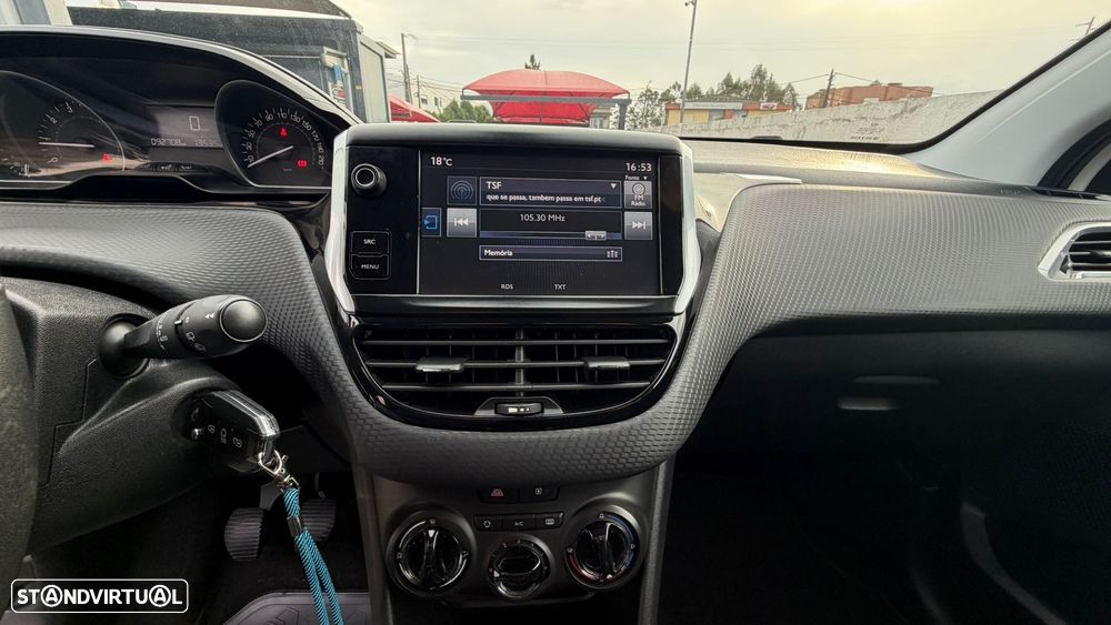 Peugeot 208 1.2 PureTech Style - 26