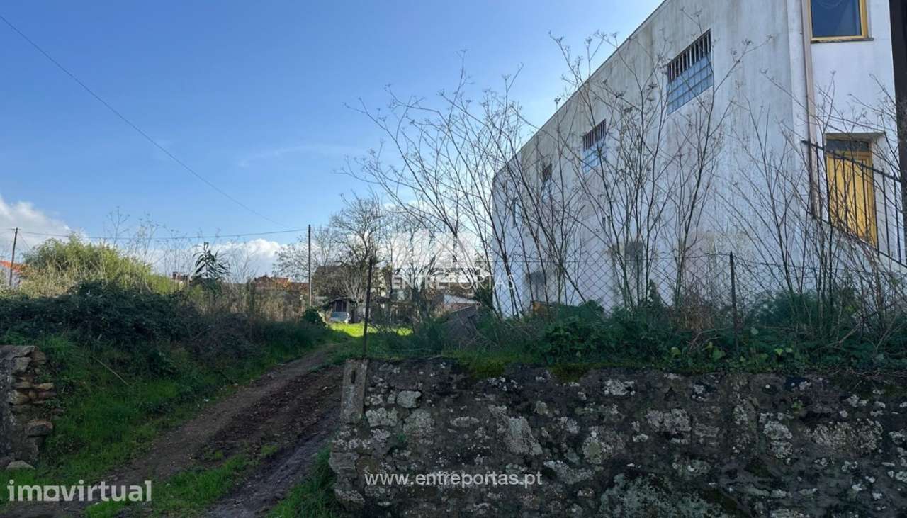 Venda de terreno para construção com 1210m², S. Pedro da Torre, Val - Grande imagem: 5/7