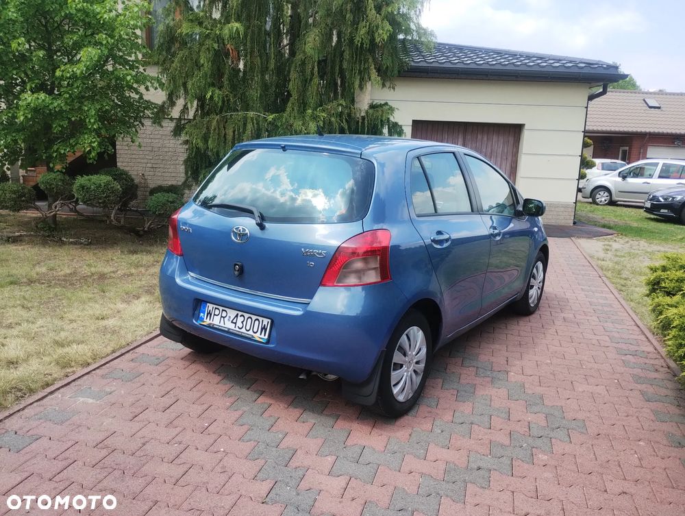 Toyota Yaris - 10
