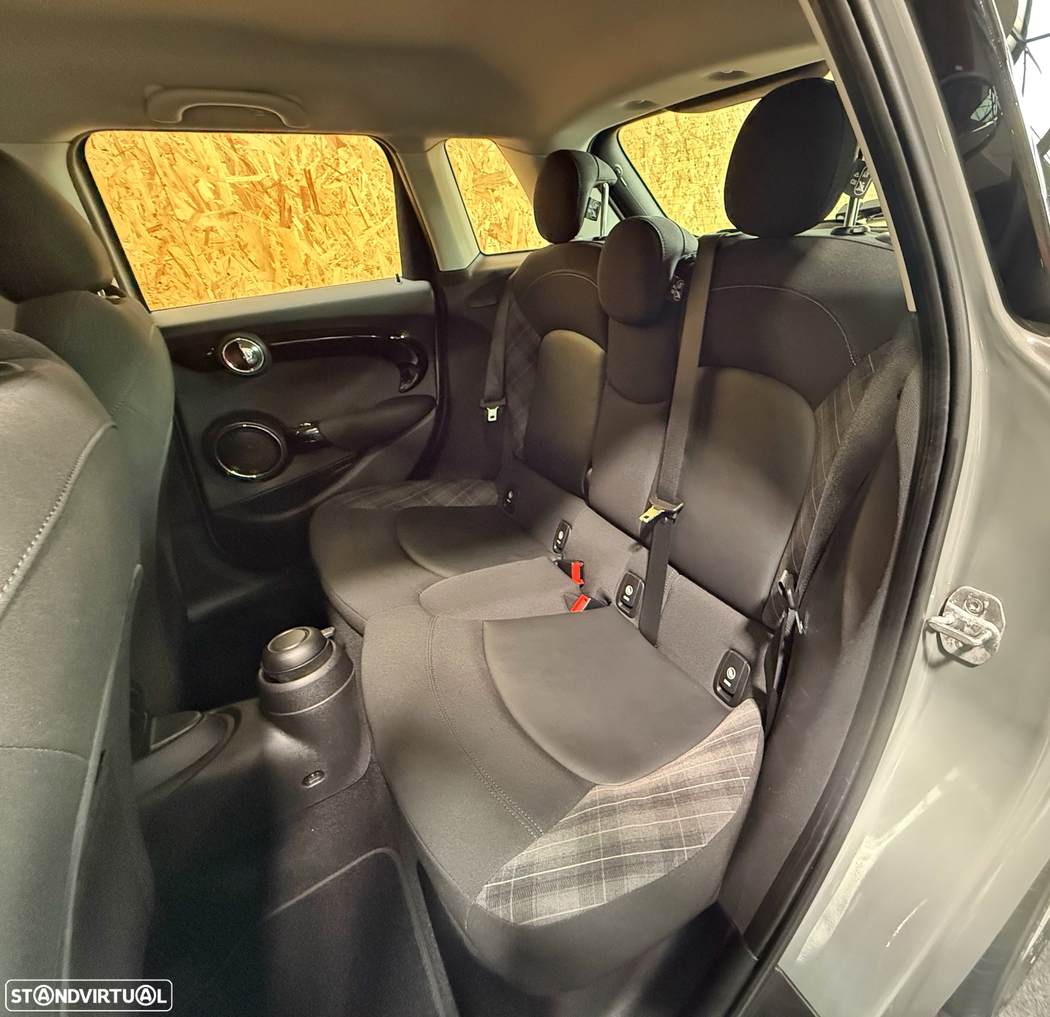 MINI 5 Portas Cooper D - 19