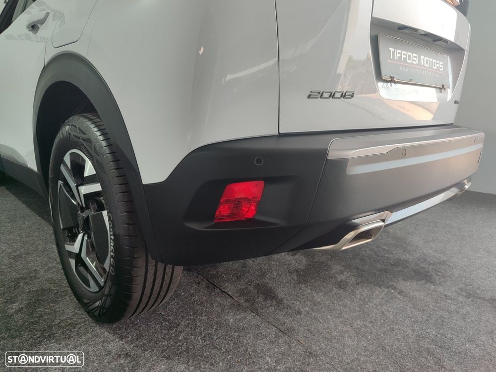Peugeot 2008 1.2 Hybrid Allure e-DCS6 - 11