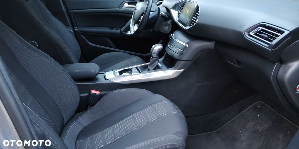 Peugeot 308 - 5
