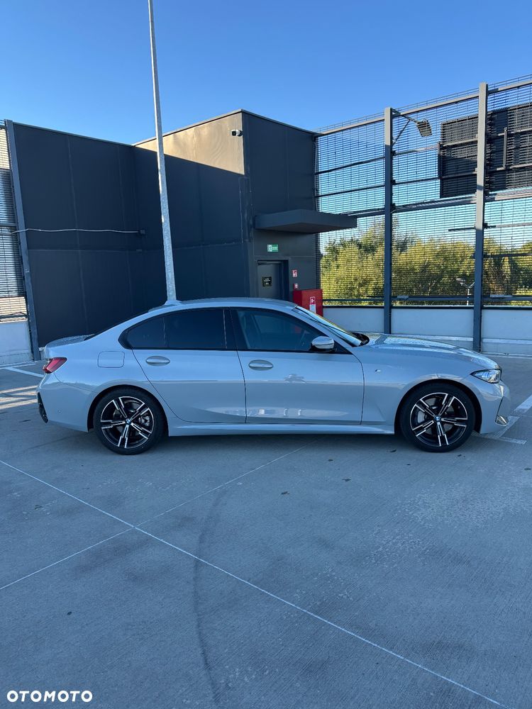 BMW Seria 3 330i M Sport - 5