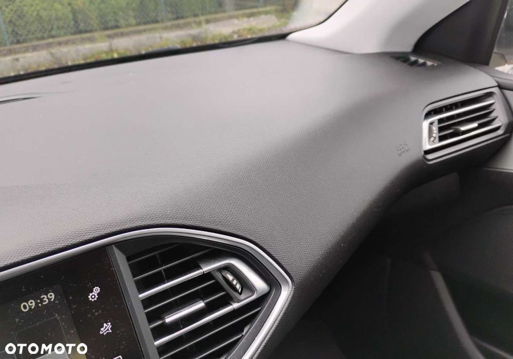 Peugeot 308 - 23