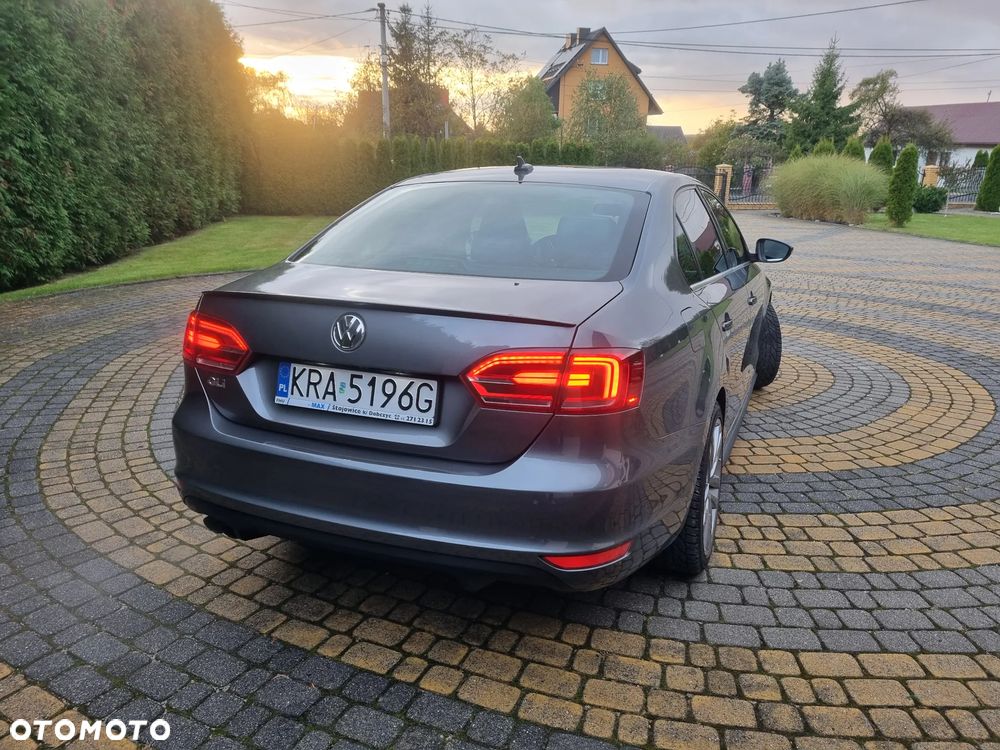 Volkswagen Jetta - 23