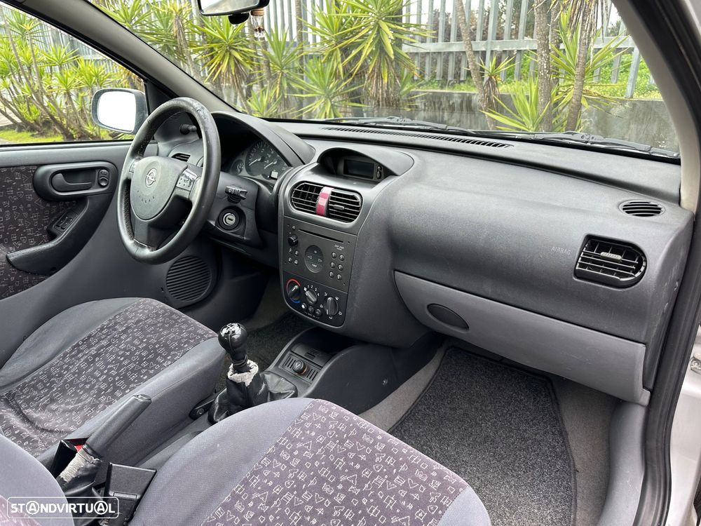 Opel Corsa 1.2 16V City - 10