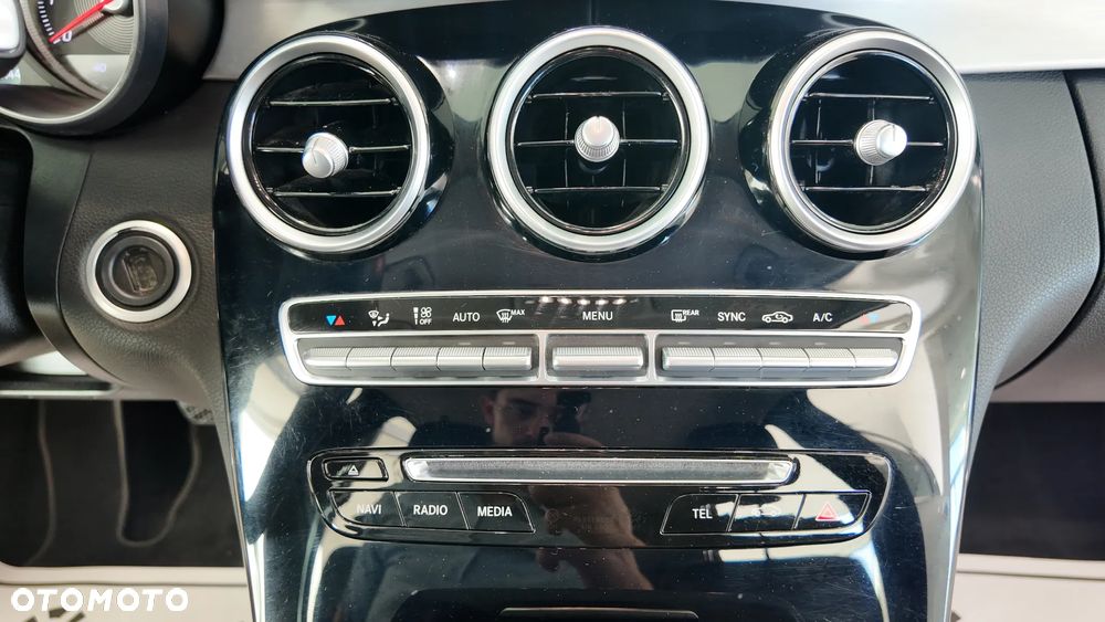 Mercedes-Benz Klasa C 200 7G-TRONIC - 26
