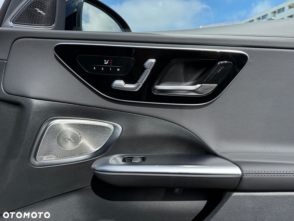 Mercedes-Benz Klasa C 300 mHEV 4-Matic AMG - 26