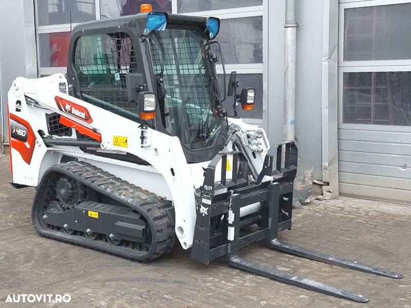Bobcat PE SENILE, NOU, SUPER PROMOTIE 46900 EUR+Tva, furci, cupa multifuncitonala 4x1, ridica 717kg, masa operationala 3t, motor Bobcat 41kW, cabina inchisa, inst hidr suplimentara, posibilitate leasing 5 ani-PROMOTIE 46900 EUR+Tva - 3