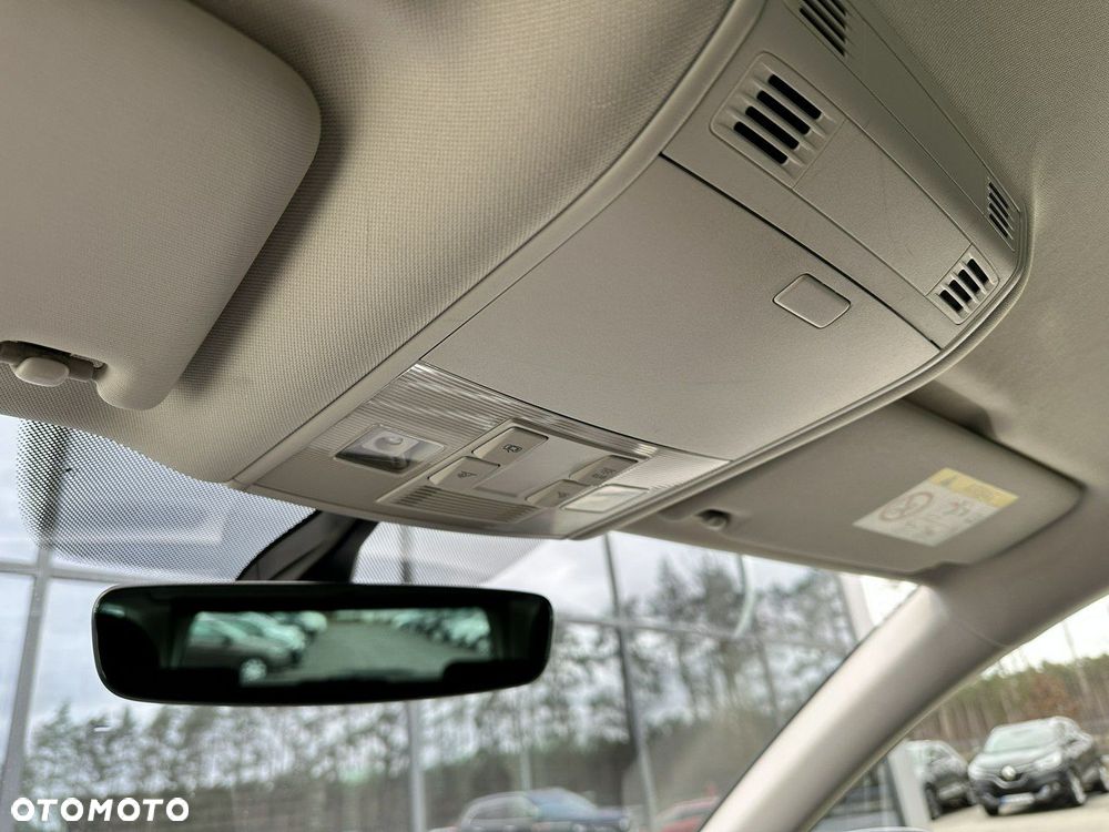 Volkswagen Passat Variant 2.0 TDI SCR Comfortline - 32