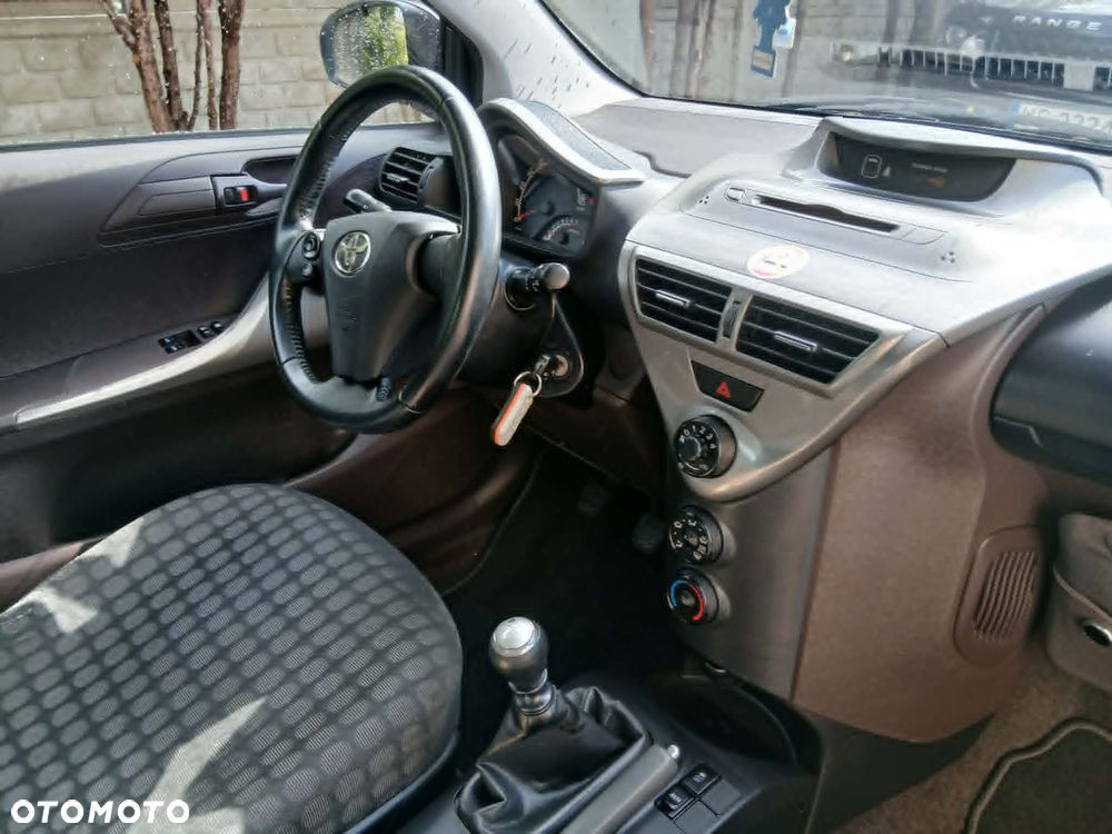Toyota iQ 1.0 Sol - 6