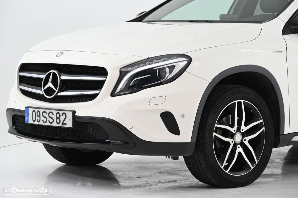 Mercedes-Benz GLA 180 d AMG Line - 12