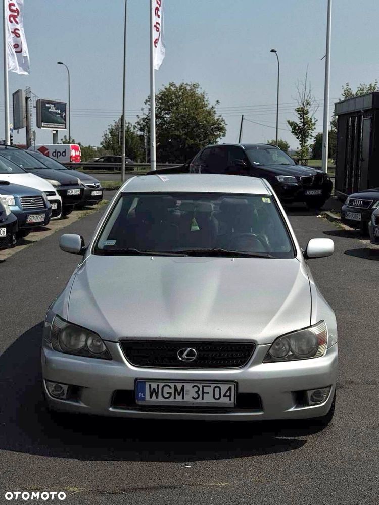 Lexus IS - 2