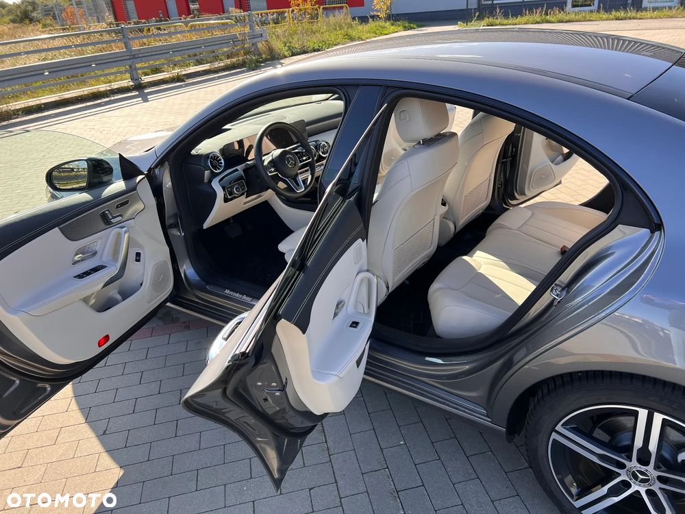 Mercedes-Benz CLA 220 d Progressive 8G-DCT - 3