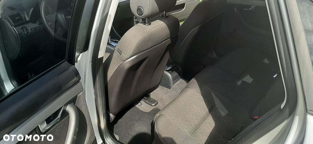 Audi A4 Limousine - 11
