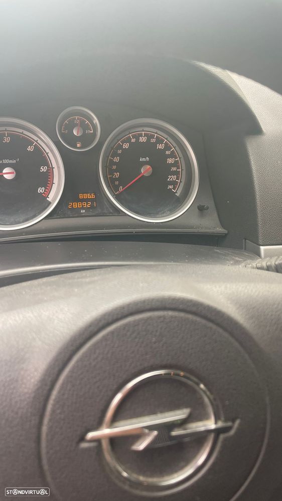 Opel Astra GTC 1.3 CDTI - 8