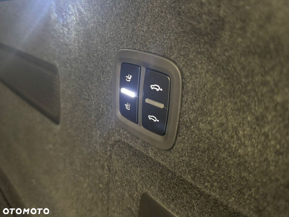 Porsche Cayenne - 40