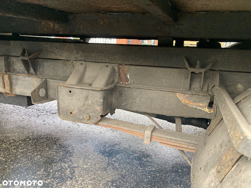 Mercedes-Benz 410 - 16