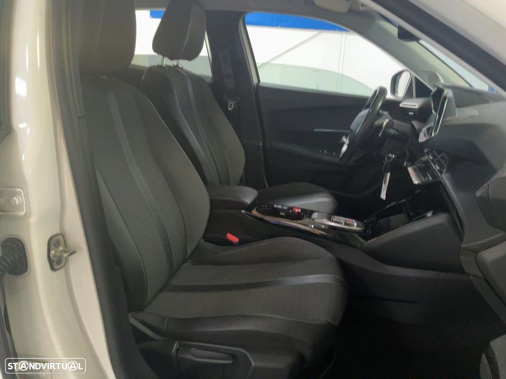 Peugeot 2008 2022 photo 2