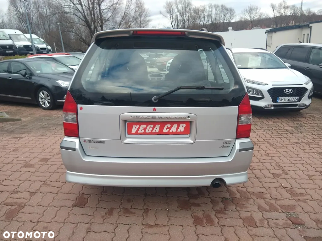 Mitsubishi Space Wagon 2.4 GDI Family - 25