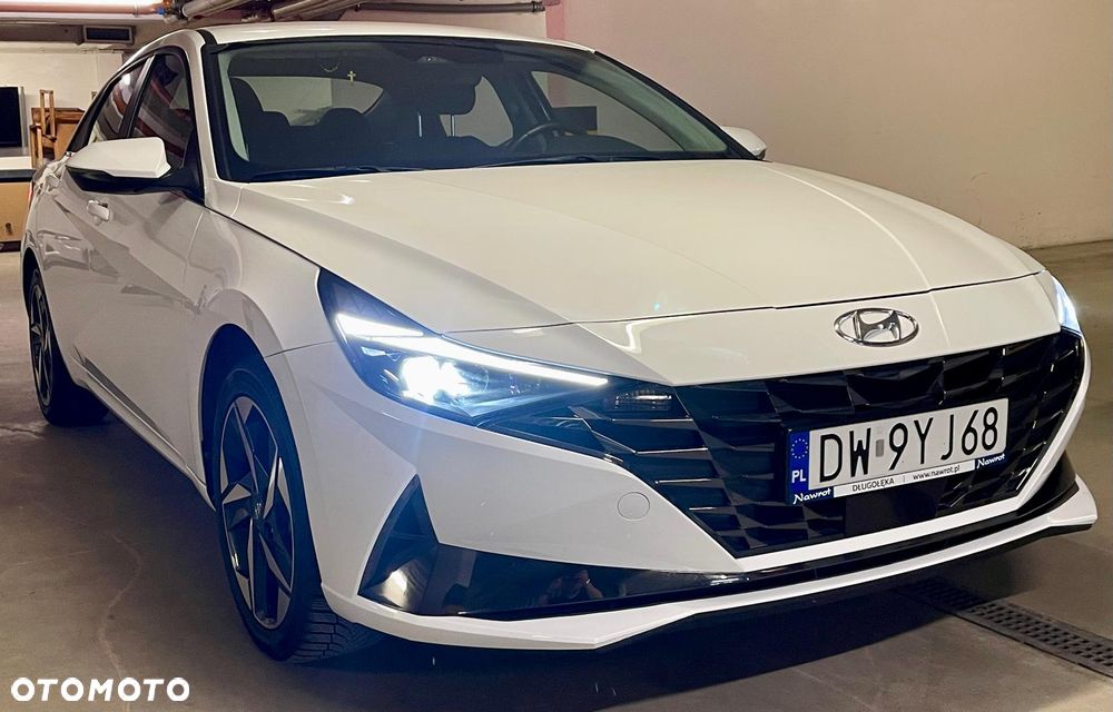 Hyundai Elantra 1.6 Smart CVT - 1