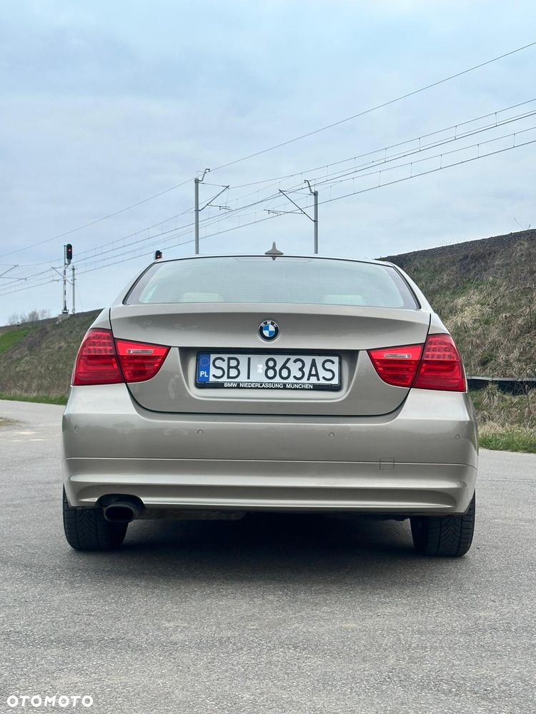 BMW Seria 3 320i - 17