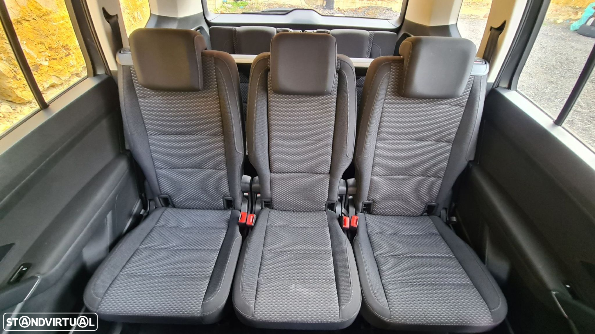VW Touran 1.6 TDI Confortline DSG - 40