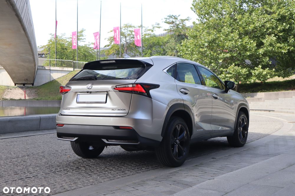 Lexus NX 300h Comfort AWD - 5
