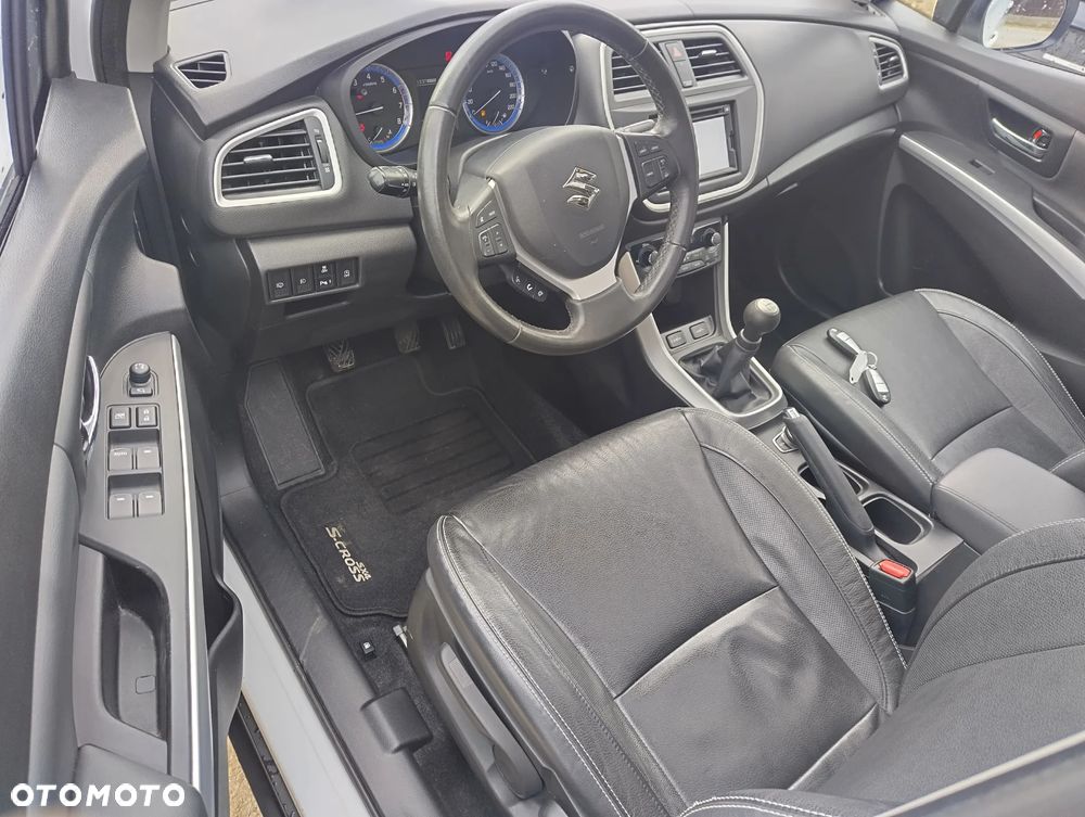 Suzuki S-Cross - 17