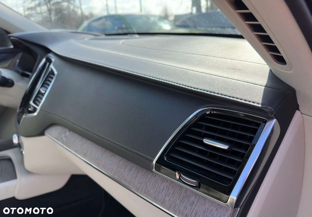 Volvo XC 90 - 23