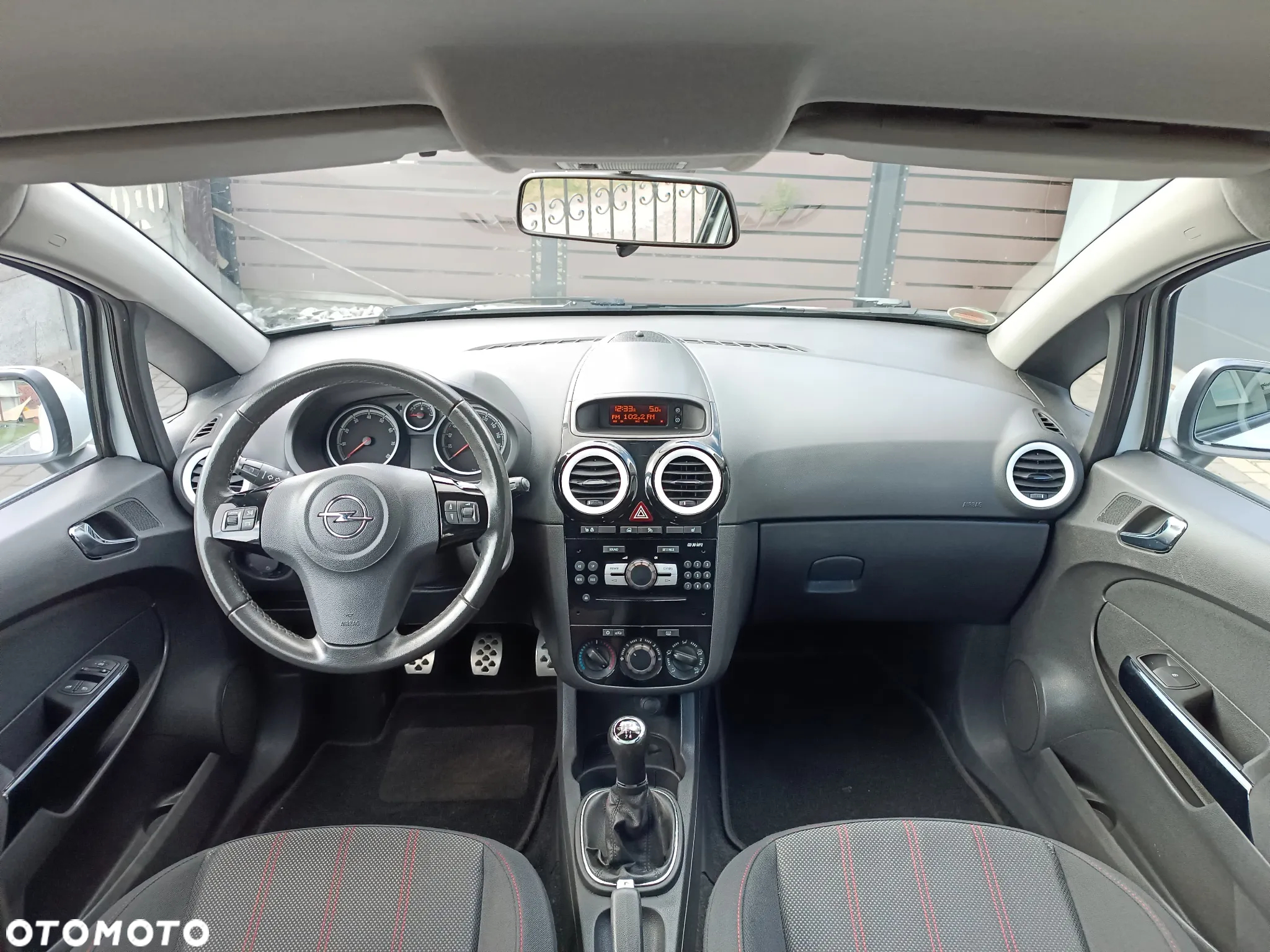 Opel Corsa 1.4 16V Color Edition - 12