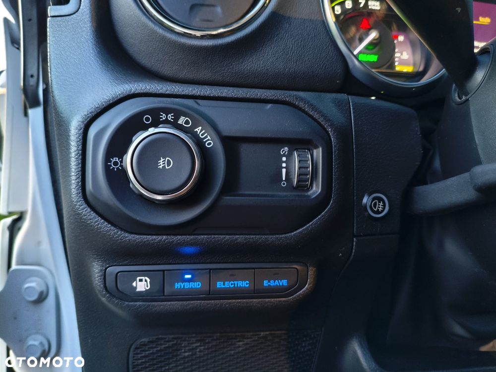 Jeep Wrangler - 34