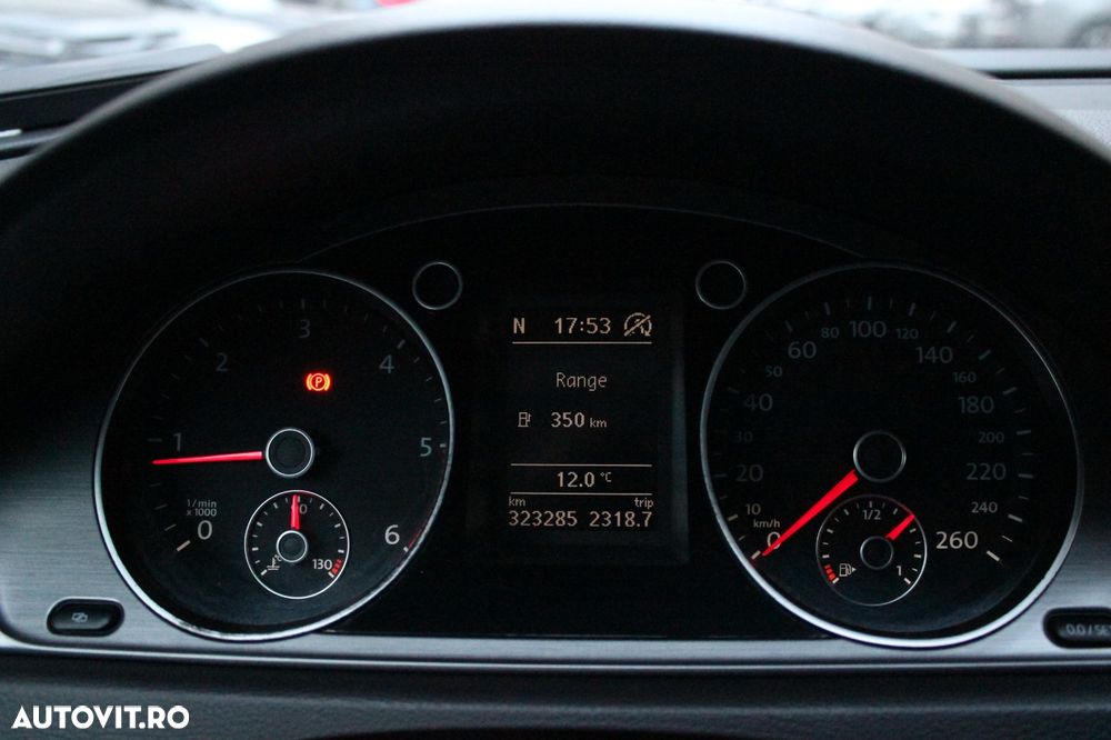 Volkswagen Passat 2.0 TDI DPF Blue TDI DSG Comfortline - 11