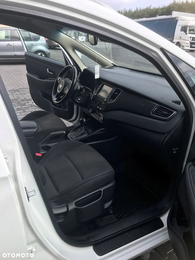 Kia Carens 1.7 CRDi L DCT - 13