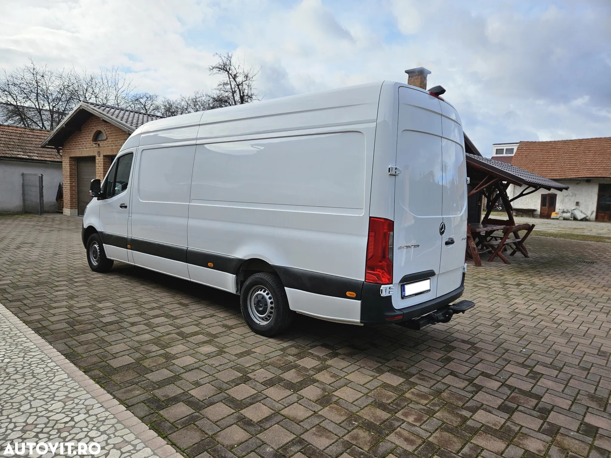 Mercedes-Benz Sprinter Tourer 317 CDI 170CP L3H2 RWD 6MT - 4