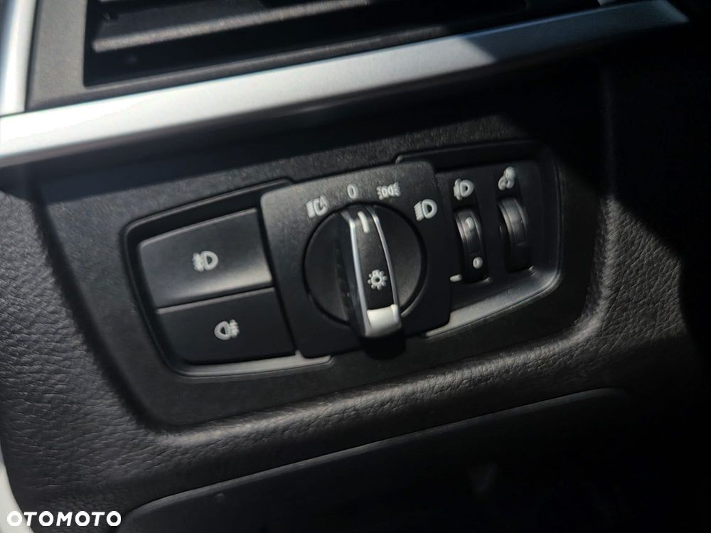 BMW Seria 3 320d Efficient Dynamic Edition Luxury Line - 11
