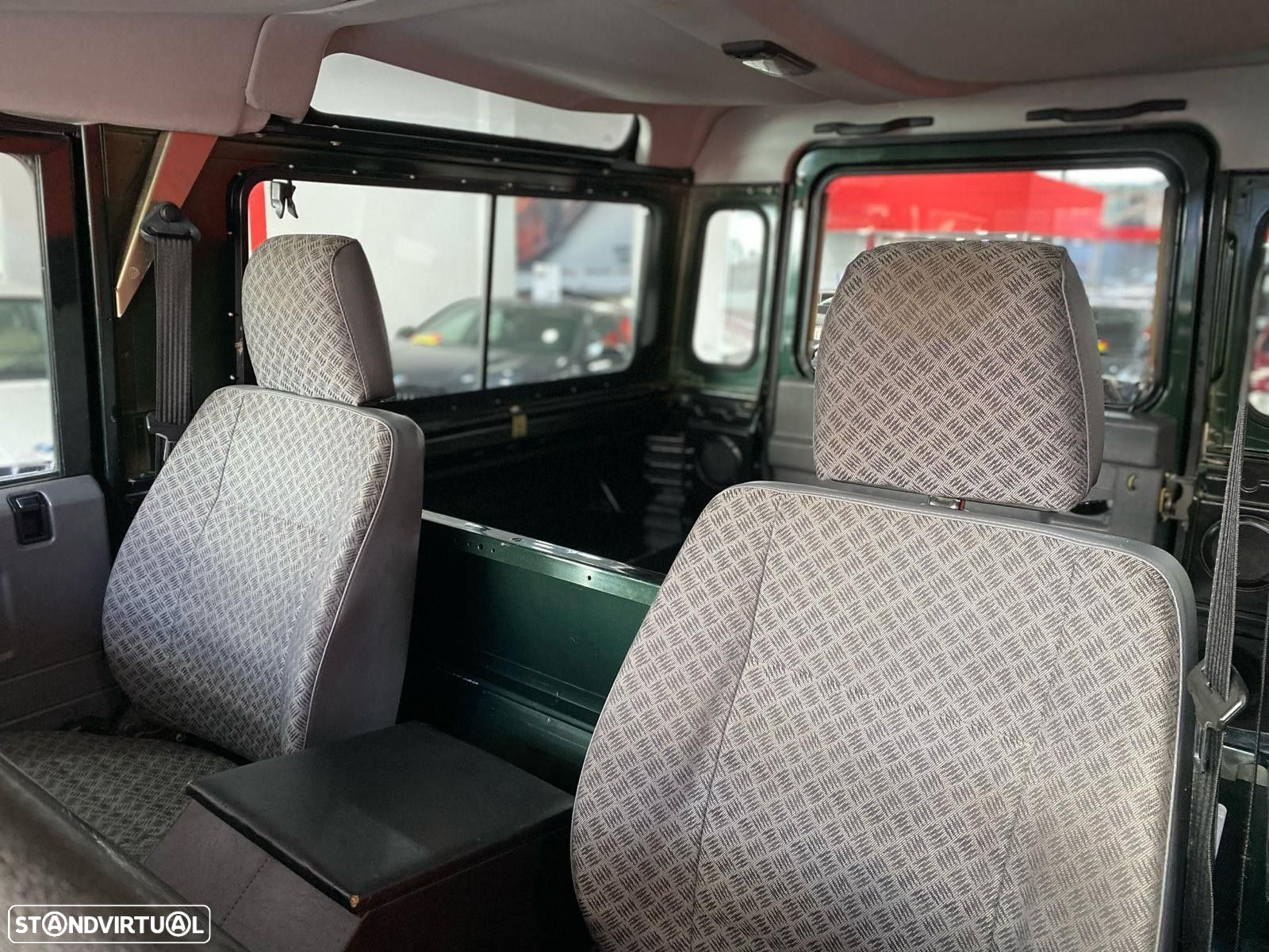 Land Rover Defender 90 2.5 TD5 Metal Top - 17