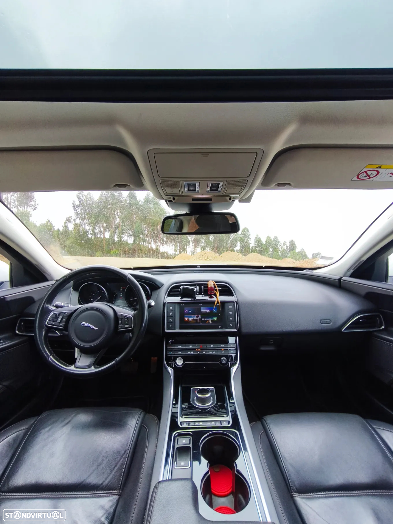 Jaguar XE 2.0 D S - 8