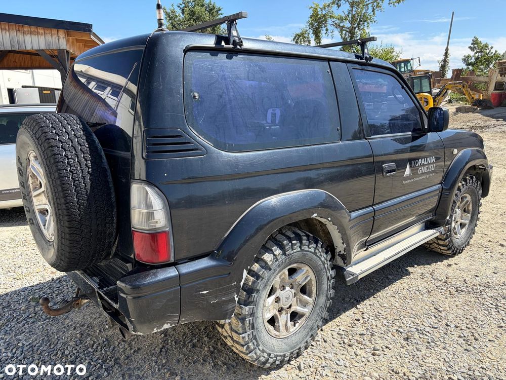 Toyota Land Cruiser - 4