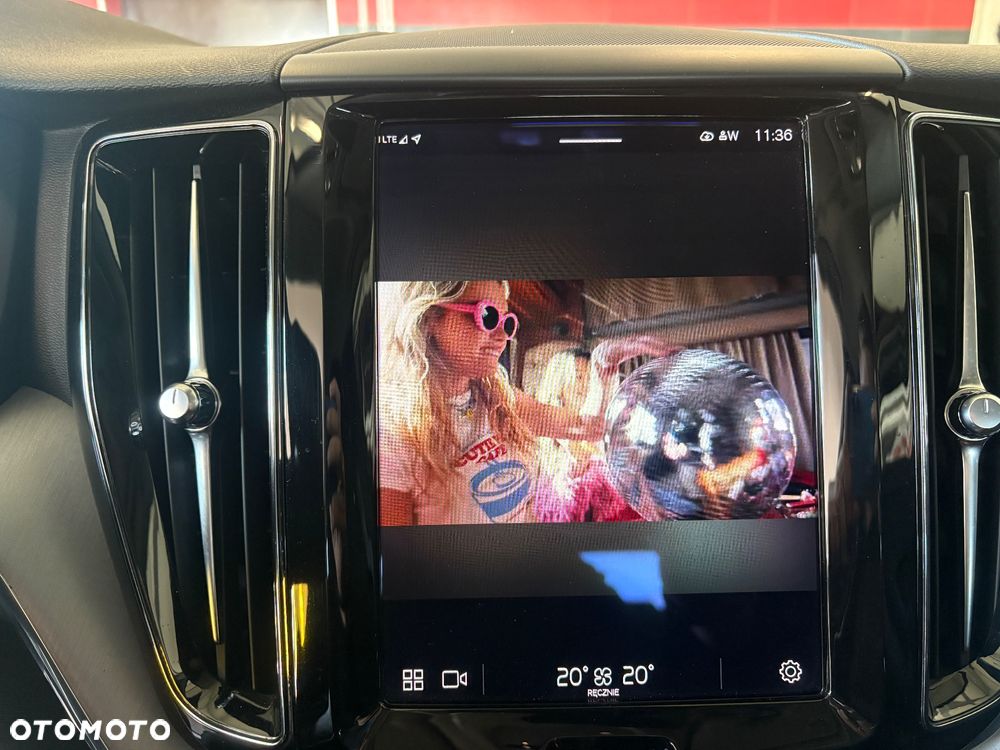 Volvo XC 60 B4 D AWD Geartronic Momentum Pro - 31