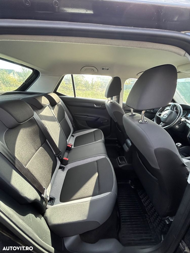 Skoda Fabia 1.0 TSI Ambition - 10