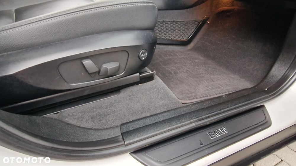 BMW X3 28i xDrive - 16