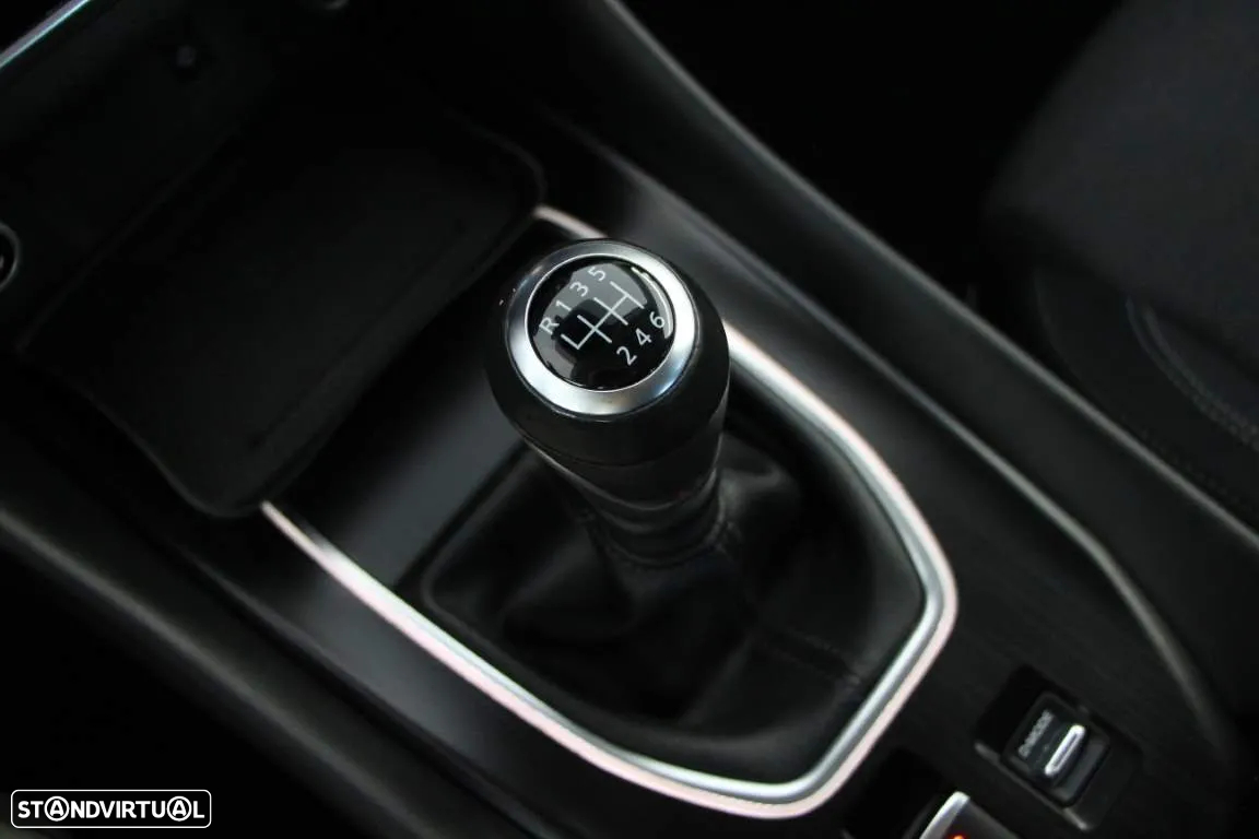 Nissan Qashqai 1.3 DIG-T N-Connecta - 10