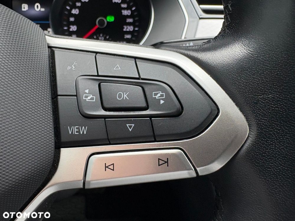 Volkswagen Passat - 24
