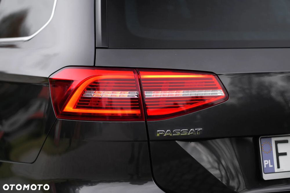 Volkswagen Passat 2.0 TDI SCR DSG Highline - 16