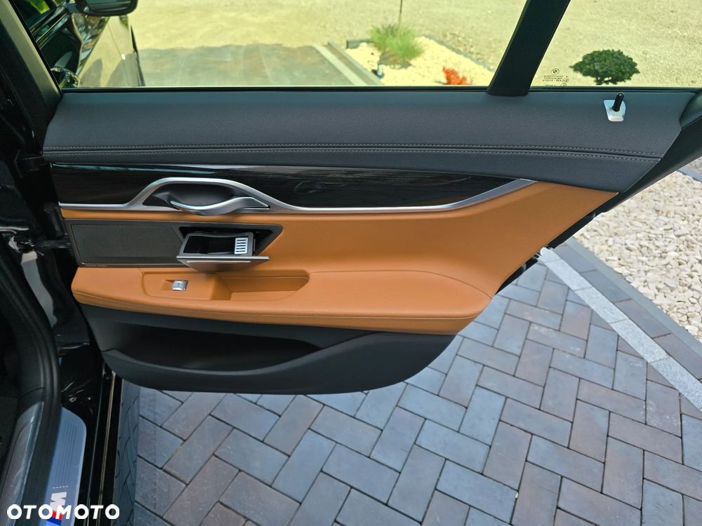 BMW Seria 7 730d xDrive - 34