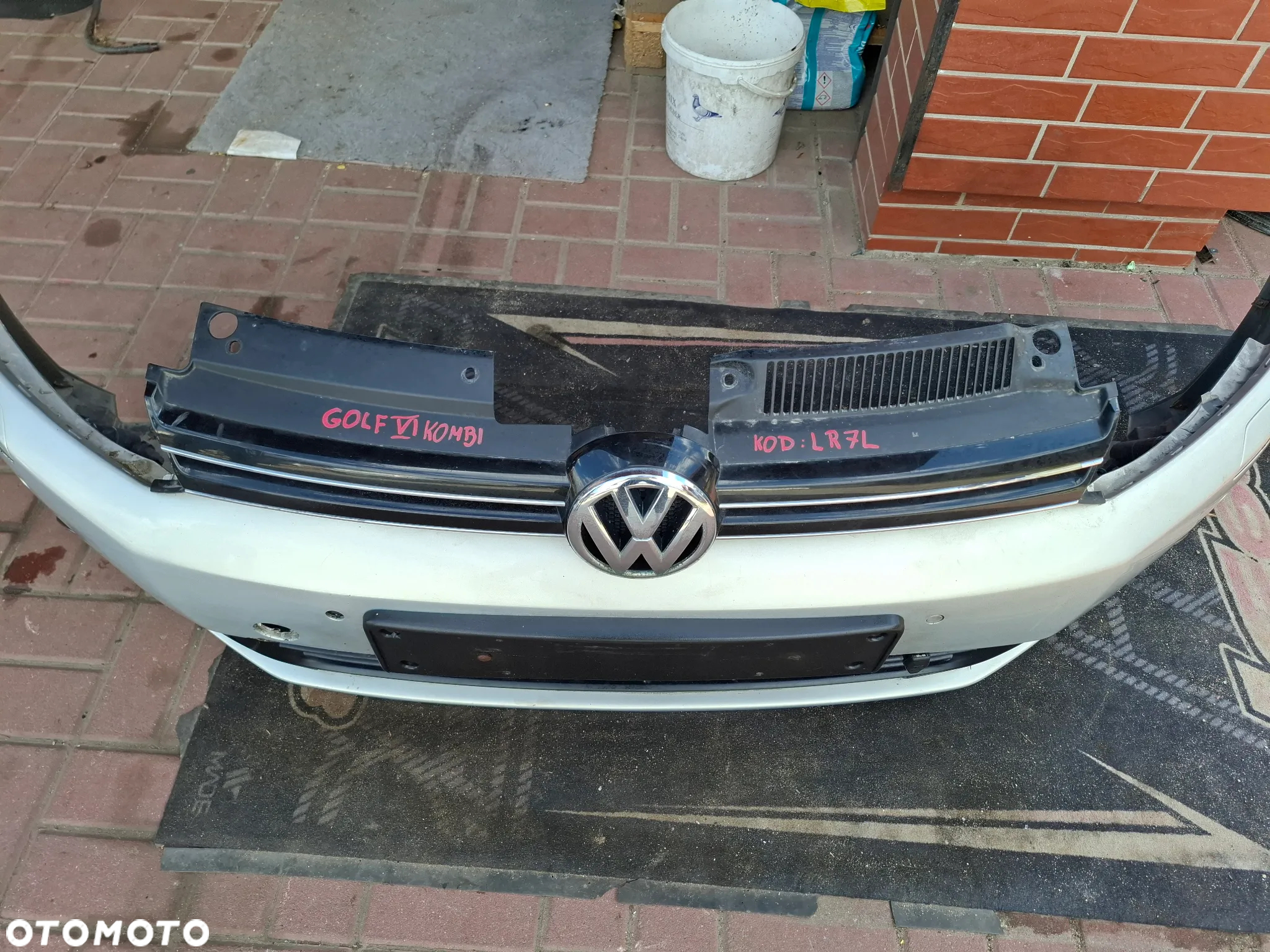 Przedni zderzak VW Golf VI kombi - 4