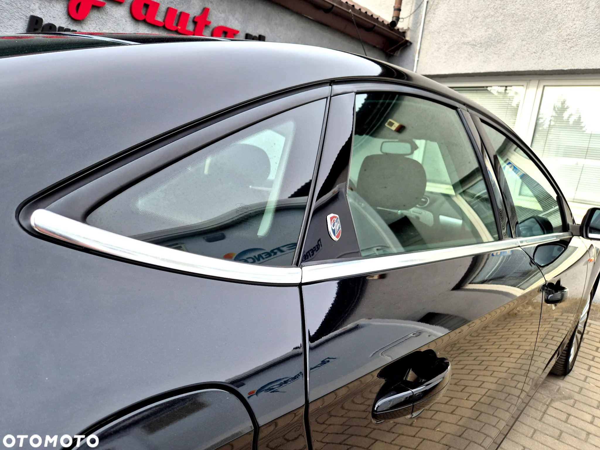 Ford Mondeo 1.6 Ghia - 13